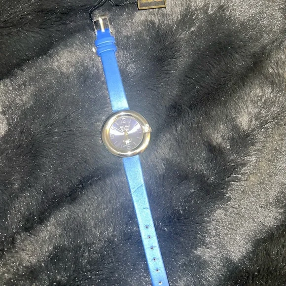 Quartz Watch - Picture 1 of 4